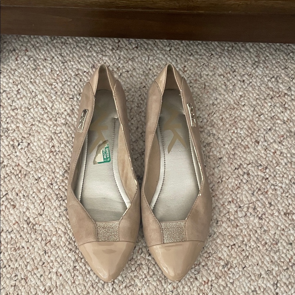 Anne Klein Beige and Tan Flats Ballet Business Casual Formal Modern Neutral